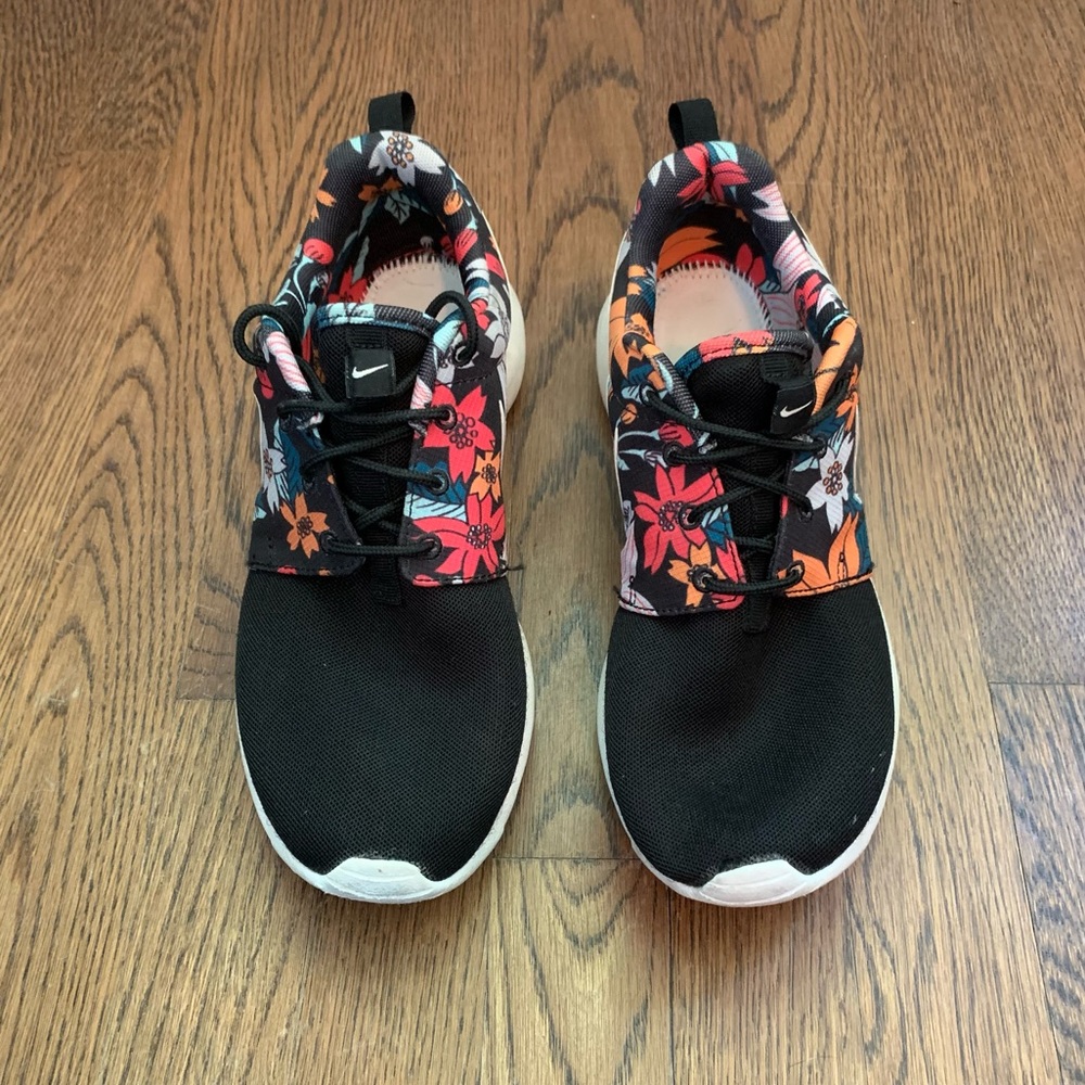 Floral Nike Roshe Runs